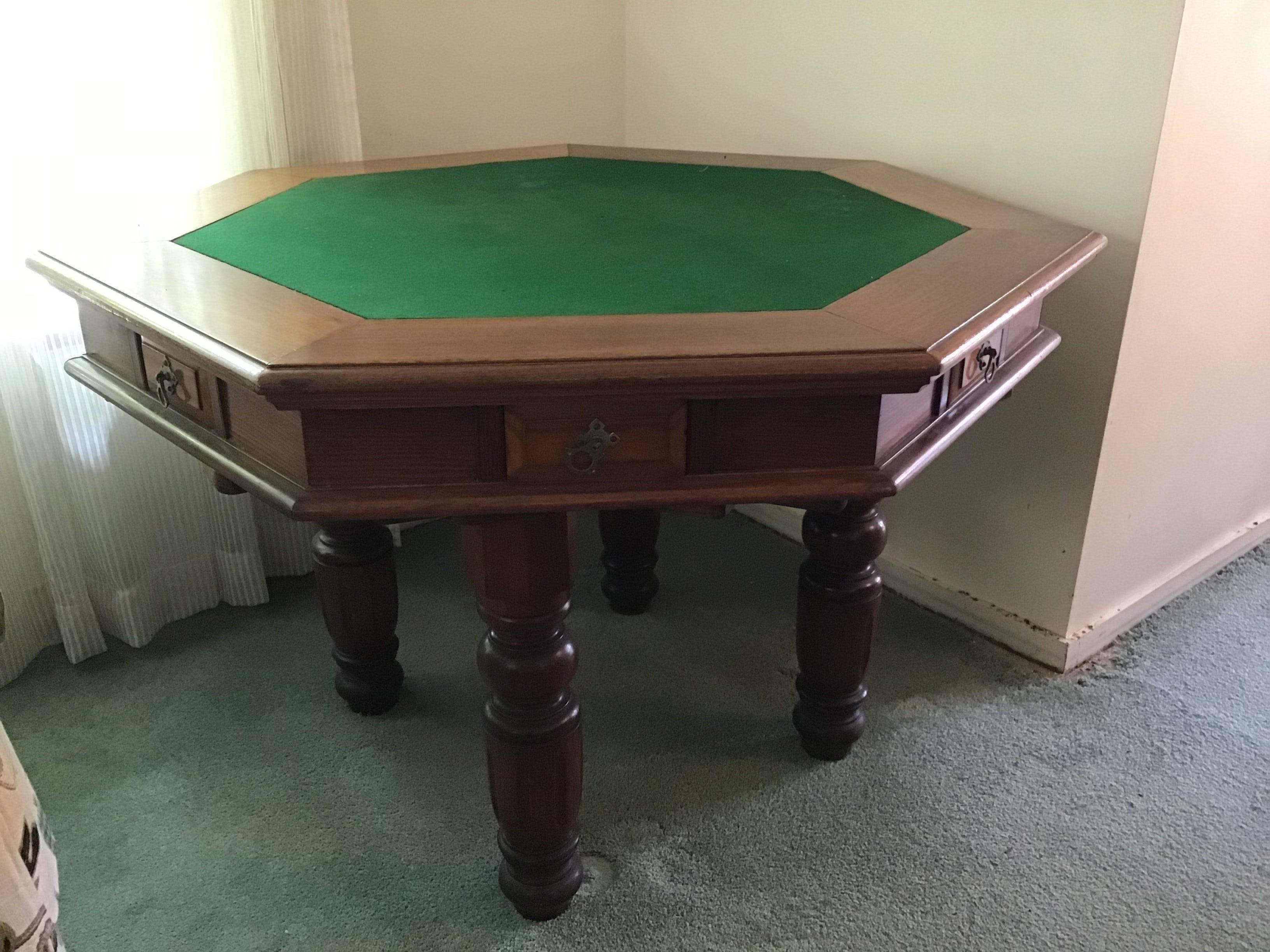 WOODEN CHESS TABLE
HEXAGONAL